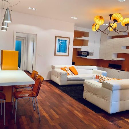Luxury Apartment In The Center Of Прага Екстер'єр фото