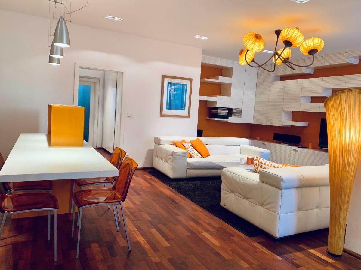 Luxury Apartment In The Center Of Прага Екстер'єр фото