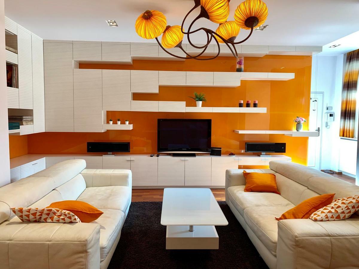 Luxury Apartment In The Center Of Прага Екстер'єр фото