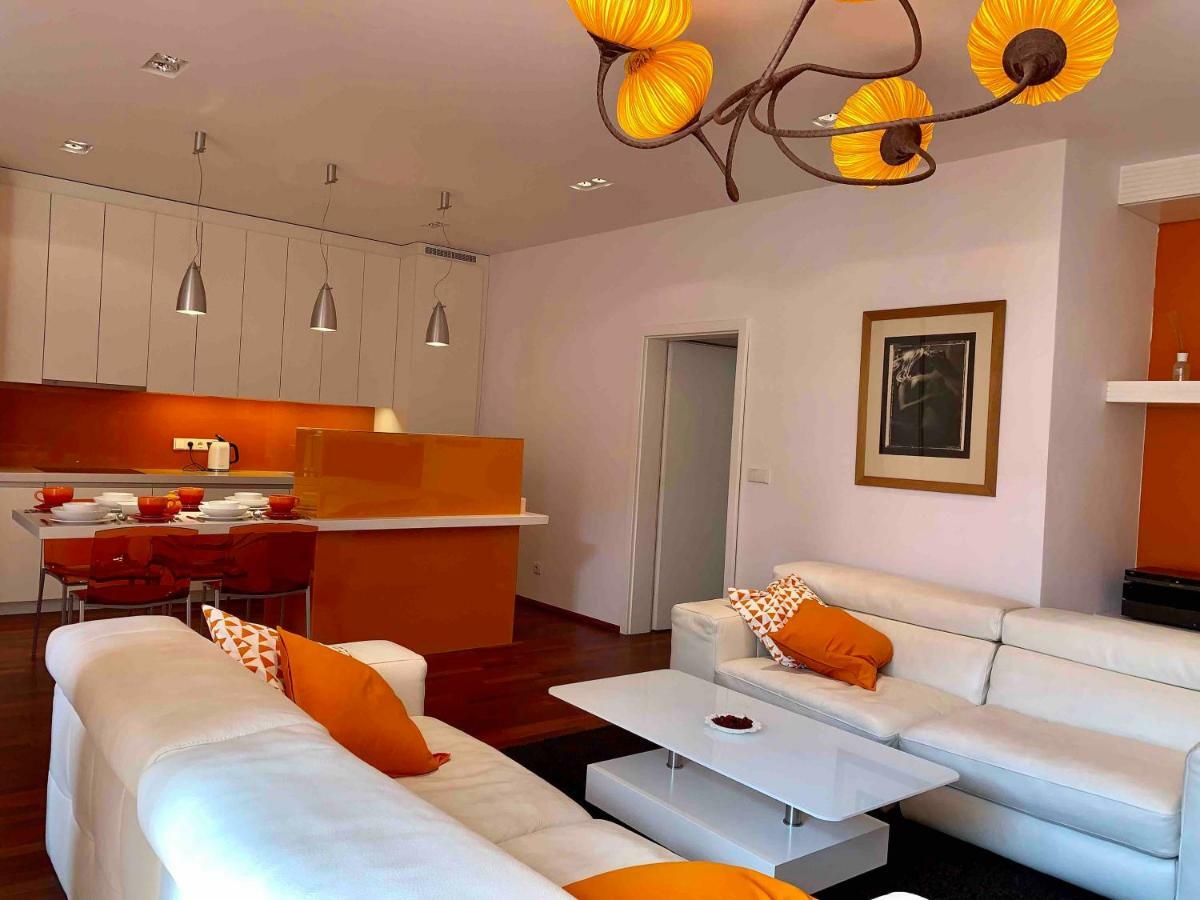 Luxury Apartment In The Center Of Прага Екстер'єр фото