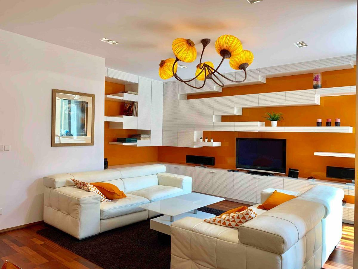 Luxury Apartment In The Center Of Прага Екстер'єр фото