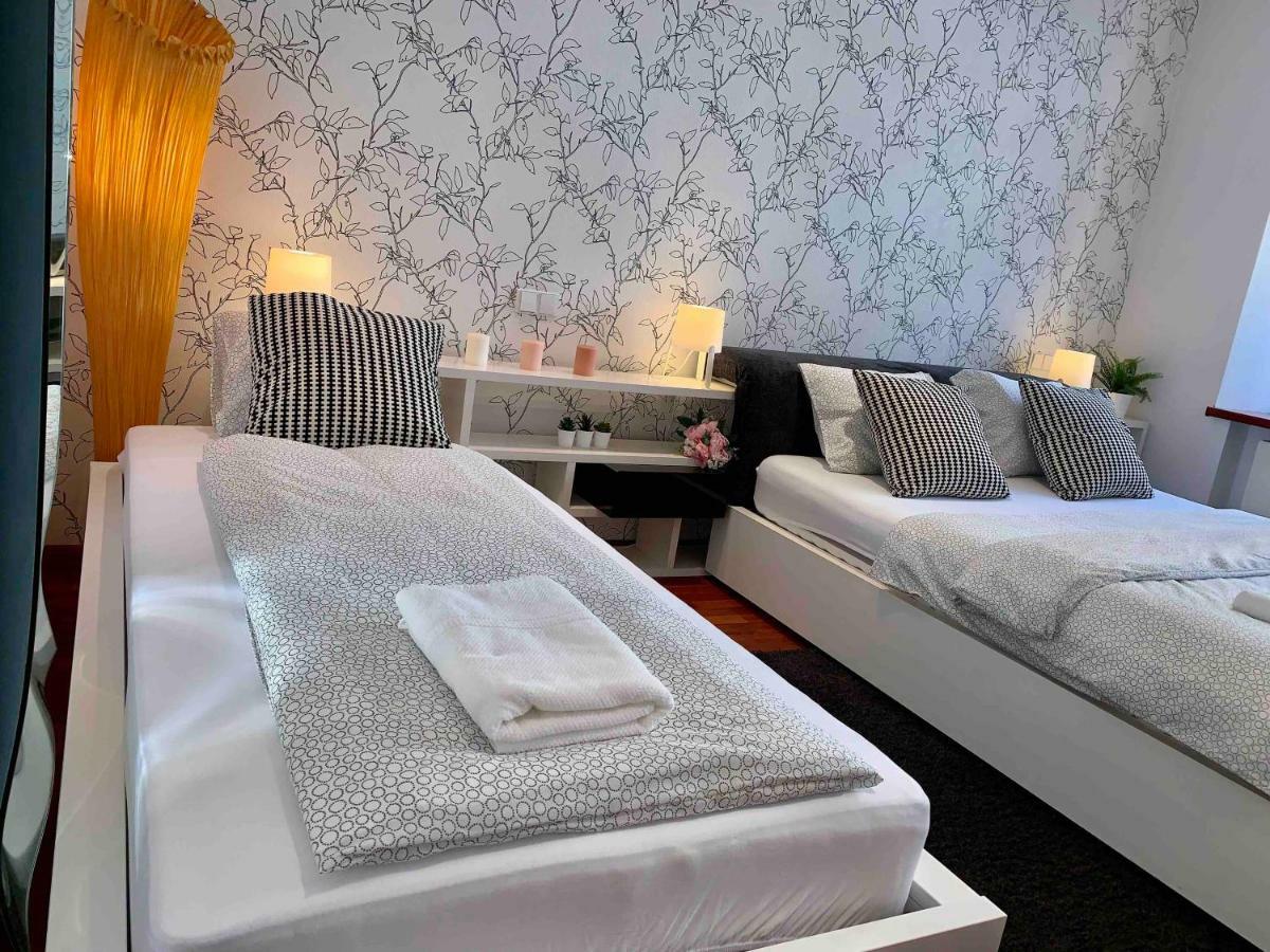 Luxury Apartment In The Center Of Прага Екстер'єр фото