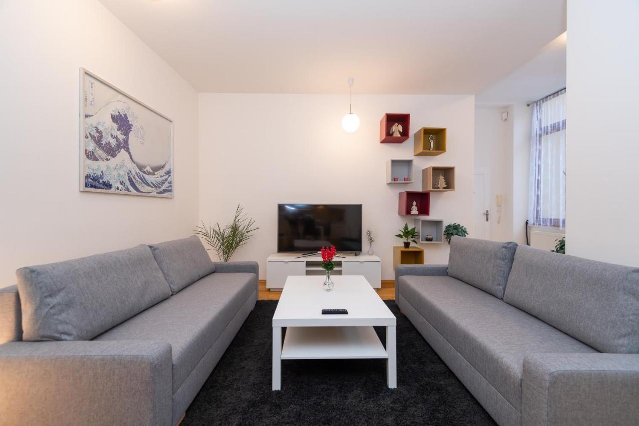 Luxury Apartment In The Center Of Прага Екстер'єр фото