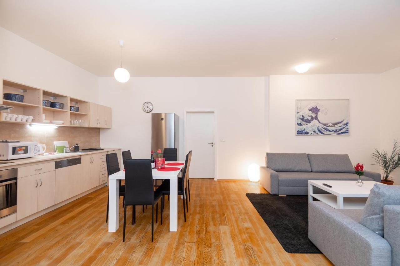 Luxury Apartment In The Center Of Прага Екстер'єр фото
