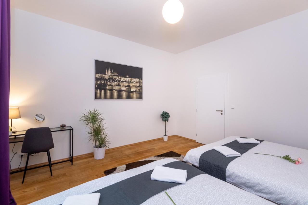 Luxury Apartment In The Center Of Прага Екстер'єр фото