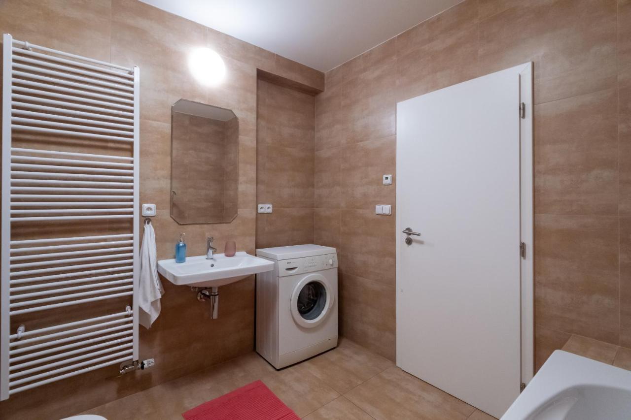 Luxury Apartment In The Center Of Прага Екстер'єр фото