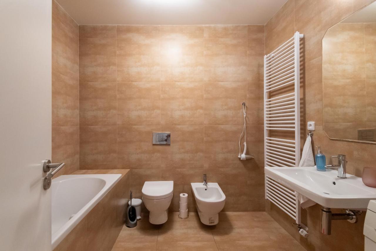 Luxury Apartment In The Center Of Прага Екстер'єр фото