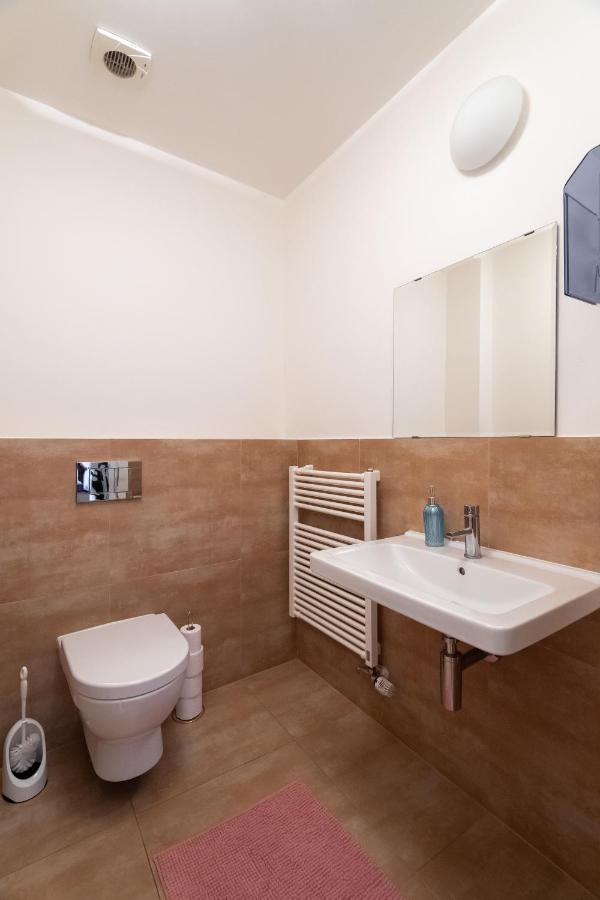 Luxury Apartment In The Center Of Прага Екстер'єр фото